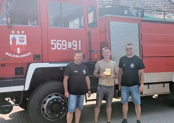 Ochotnicza Straż Pożarna w Bolesławcu dziękuje sponsorom za nowy wóz bojowy