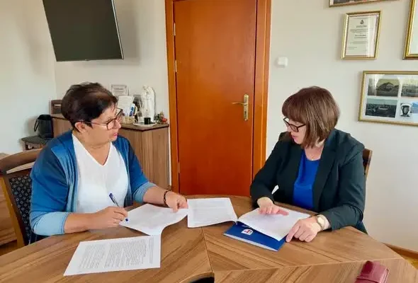 Nowogrodziec: Warsztaty rękodzieła dla dzieci i młodzieży – podpisano umowę