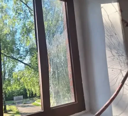 Wandalizm przy zabytkowej wieży w Nowogrodźcu. Straty to co najmniej 10 tys. zł