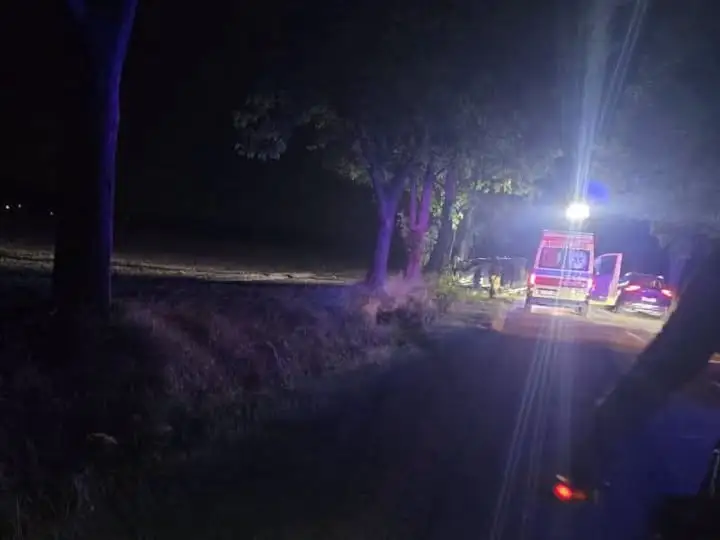 Tragiczny wypadek w powiecie bolesławieckim. Nie żyje 19-letni pasażer
