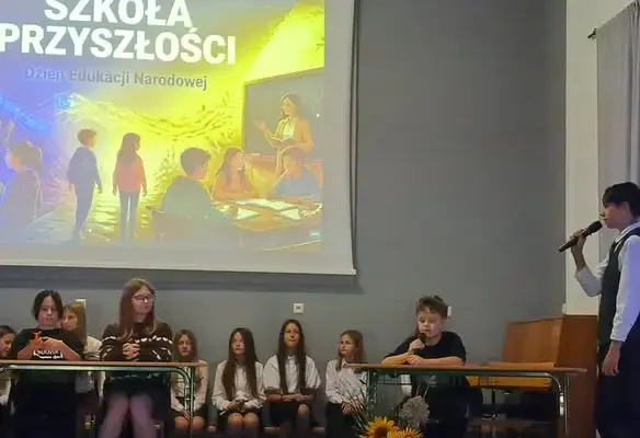 Dzień Edukacji Narodowej w szkole im. Bolesława Chrobrego – uczniowie klasy VI o szkole przyszłości