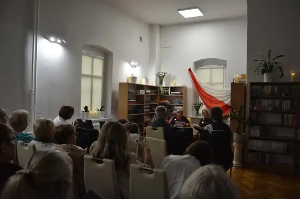 Narodowe Czytanie 2026 w Gromadce: „Dziady” Mickiewicza zabrzmiały w bibliotece